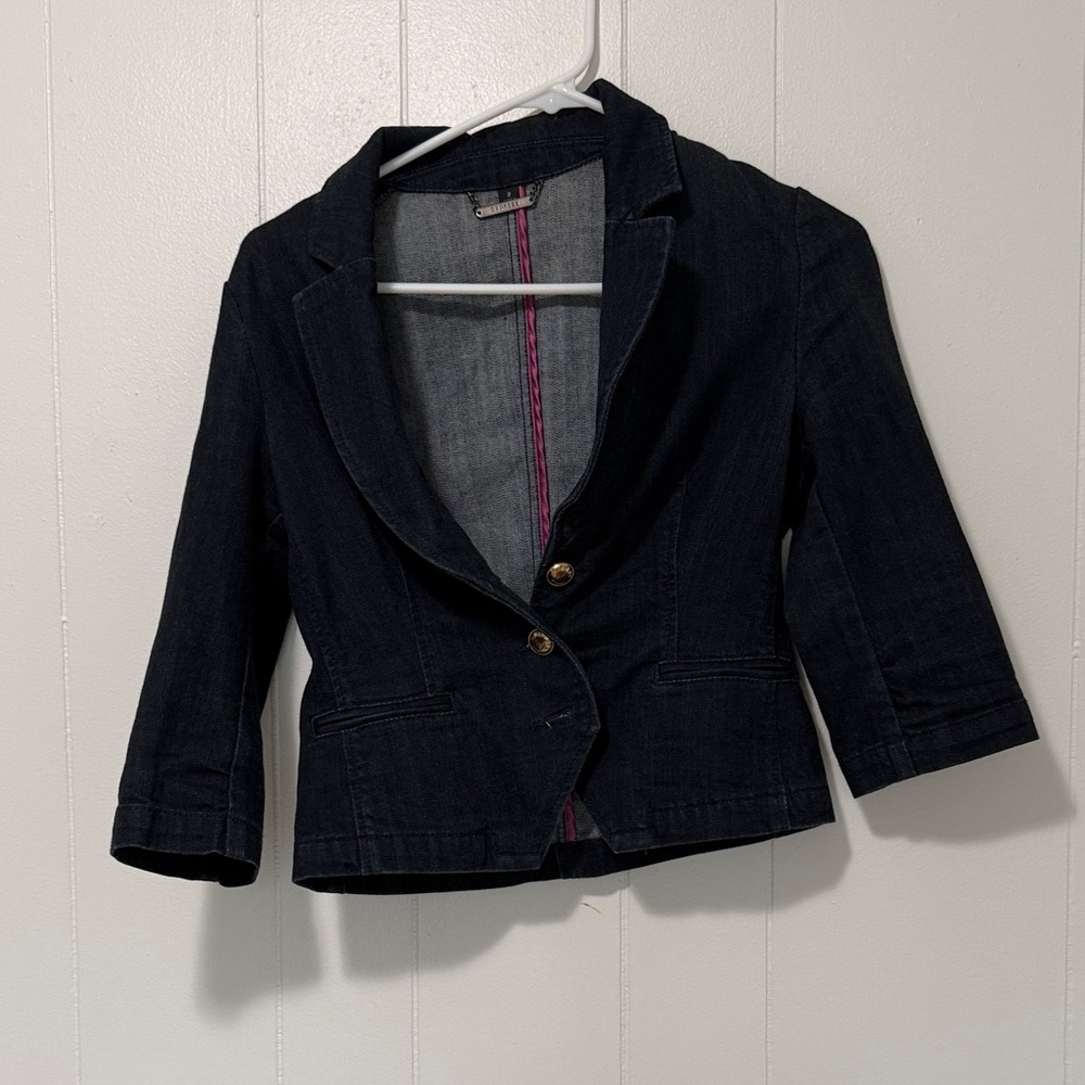 Express dark wash 3/4 sleeve denim blazer.